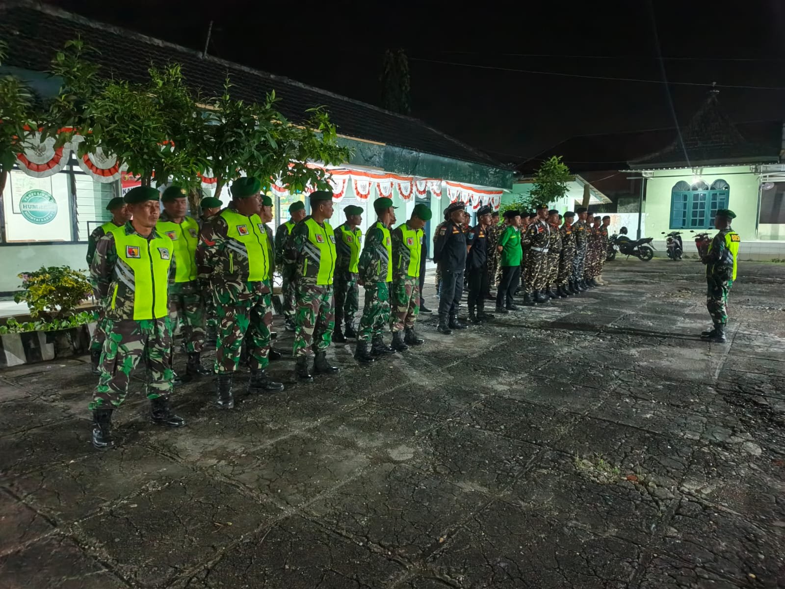 Apel Gabungan Skala Besar TNI, Banser, GP Ansor, dan Pecalang Wujudkan Sinergi Keamanan dan Kebersamaan
