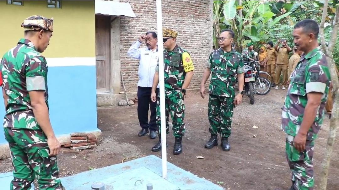 Tim Wasev Sterad Tinjau Pembangunan Tangki Septik Individual TMMD Ke-128 di Desa Brabe. 